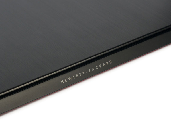 Particolare del lato posteriore con il logo esteso Hewlett Packard