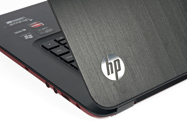 Logo HP cromato sulla cover in alluminio