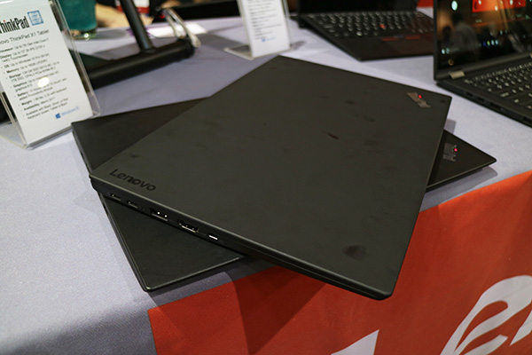 Lenovo ThinkPad X1 Carbon (2017)