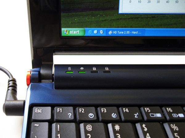 LED d'indicazione sul netbook Acer Aspire One