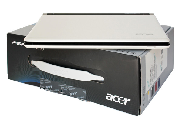 Acer One D250 unboxed