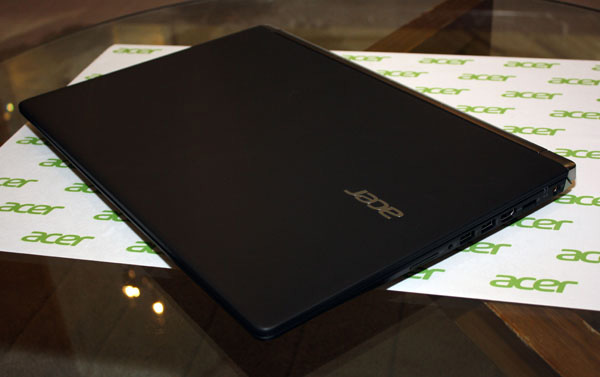 Acer Aspire V17 Nitro con Intel RealSense 3D camera