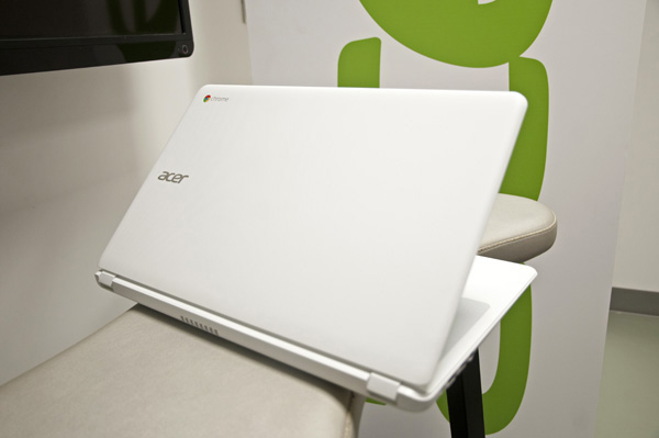 ACER Chromebook 15 ha dimensioni compatte nonostante l'ampio formato