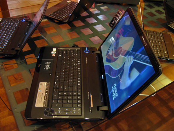 Nuovi notebook consumer Acer Gemstone Blue