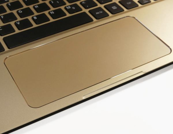 Il larghissimo precision touchpad dell'Acer Swift 7