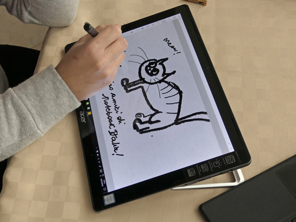 Provo a disegnare sull'Acer Switch Alpha 12! Meooow!