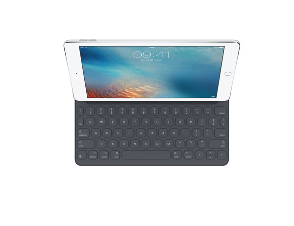 Fra gli accessori del nuovo iPad Pro da 9.7" c'è la Smart Keyboard