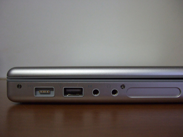 Apple MacBook Pro sinistro