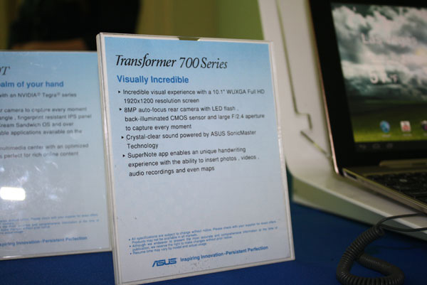Asus Eee Pad Transformer 700 (TF202T) cartellino