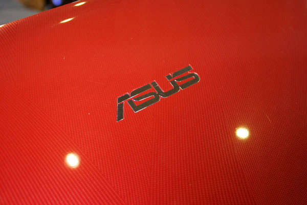 Asus K43 logo rosso