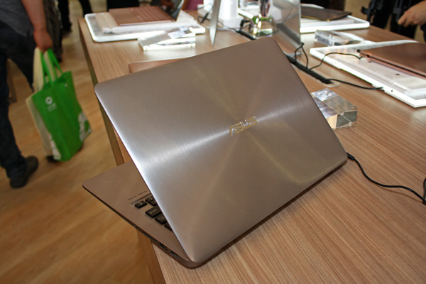 ASUS Zenbook UX310 (UX310UQ)