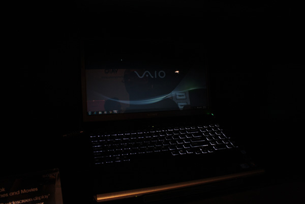 Sony VAIO F11 al buio