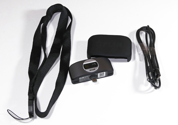 La termocamera Flir One e gli accessori in bundle