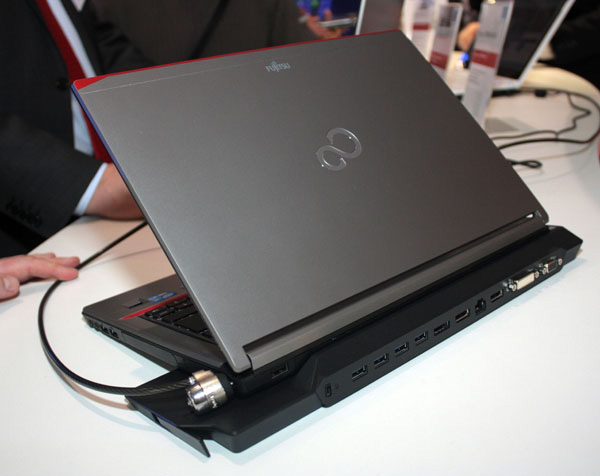 Fujitsu Lifebook E743