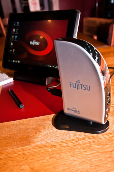 Fujitsu Stylistic Q550 con docking 