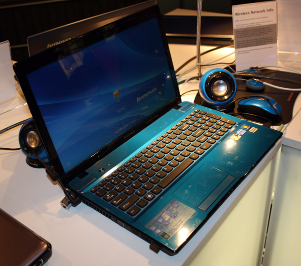 Lenovo IdeaPad Z570 azzurro