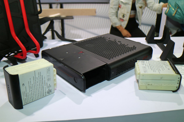 Lenovo Legion VR PC può ospitare 2 batterie da circa 8000 mAh