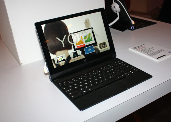 Lenovo Yoga Tablet 2 10 con Windows e tastiera
