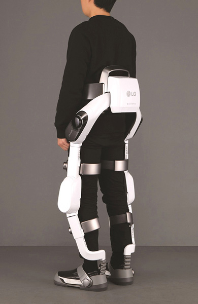 LG CLOi SuitBot, il primo wearable robot intelligente