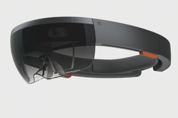 Microsoft HoloLens 
