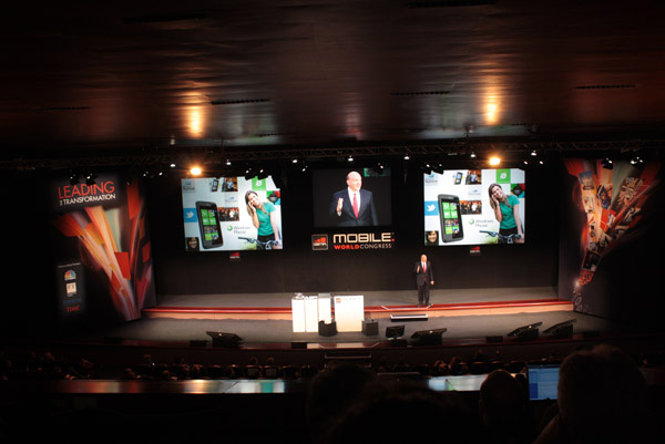 Windows Phone 7 presentazione Ballmer