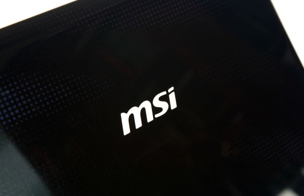 Logo MSI sulla cover con finitura lucida IMR