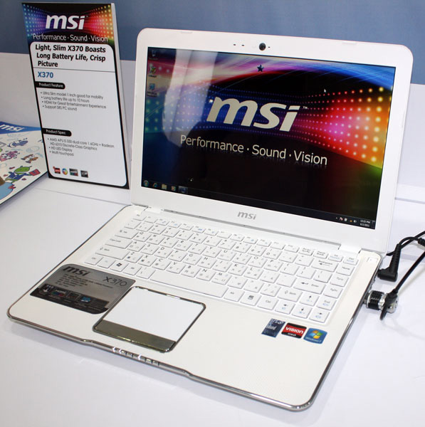 MSI XSlim X370 bianco con AMD E450