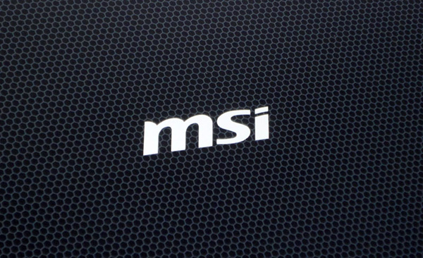 Logo MSI al centro del display lid