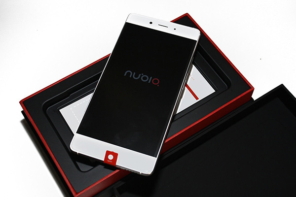 Nubia Z11 bianco out of the box