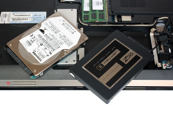 SSD OCZ Vertex 3 e hard disk magnetico su un notebook HP