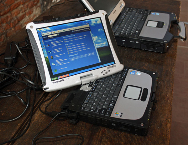 Il tablet convertibile rugged Panasonic Toughbook CF-19