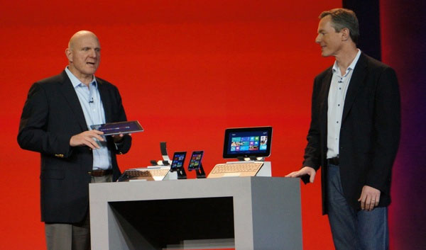 Ballmer e Jacobs presentano i tablet Dell XPS 10 e Samsung ATIV Tab al CES 2013