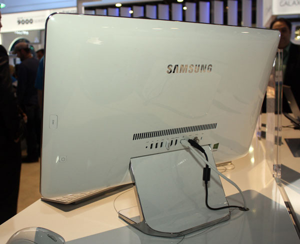 Samsung ATIV One 7 2014 Edition