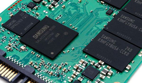 Il PCB dei nuovi Samsung SSD 840