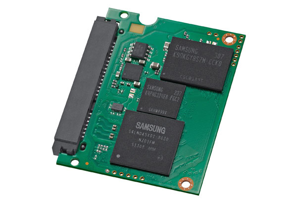 I modelli da 120GB e 250GB hanno un PCB con soli 2 package NAND Flash