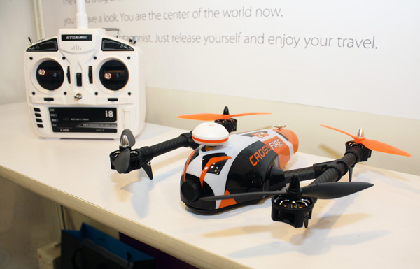 SimToo Crossfire è un drone da racing