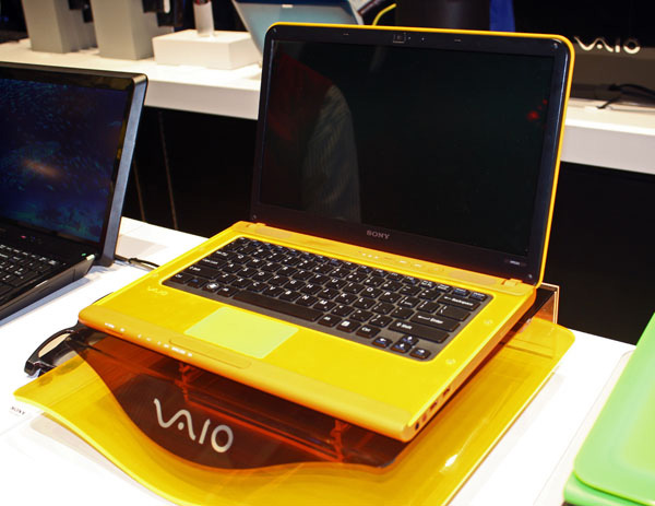 Sony Vaio arancio fluorescente