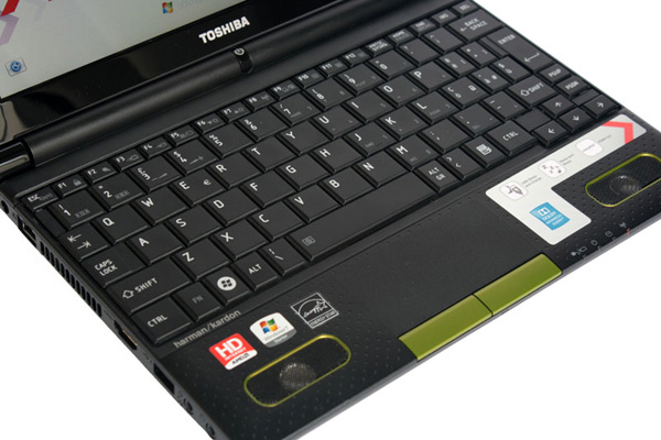 Tastiera e touchpad del netbook Toshiba