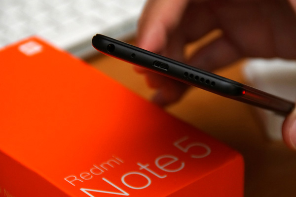 Xiaomi Redmi Note 5 ha ancora una porta microUSB